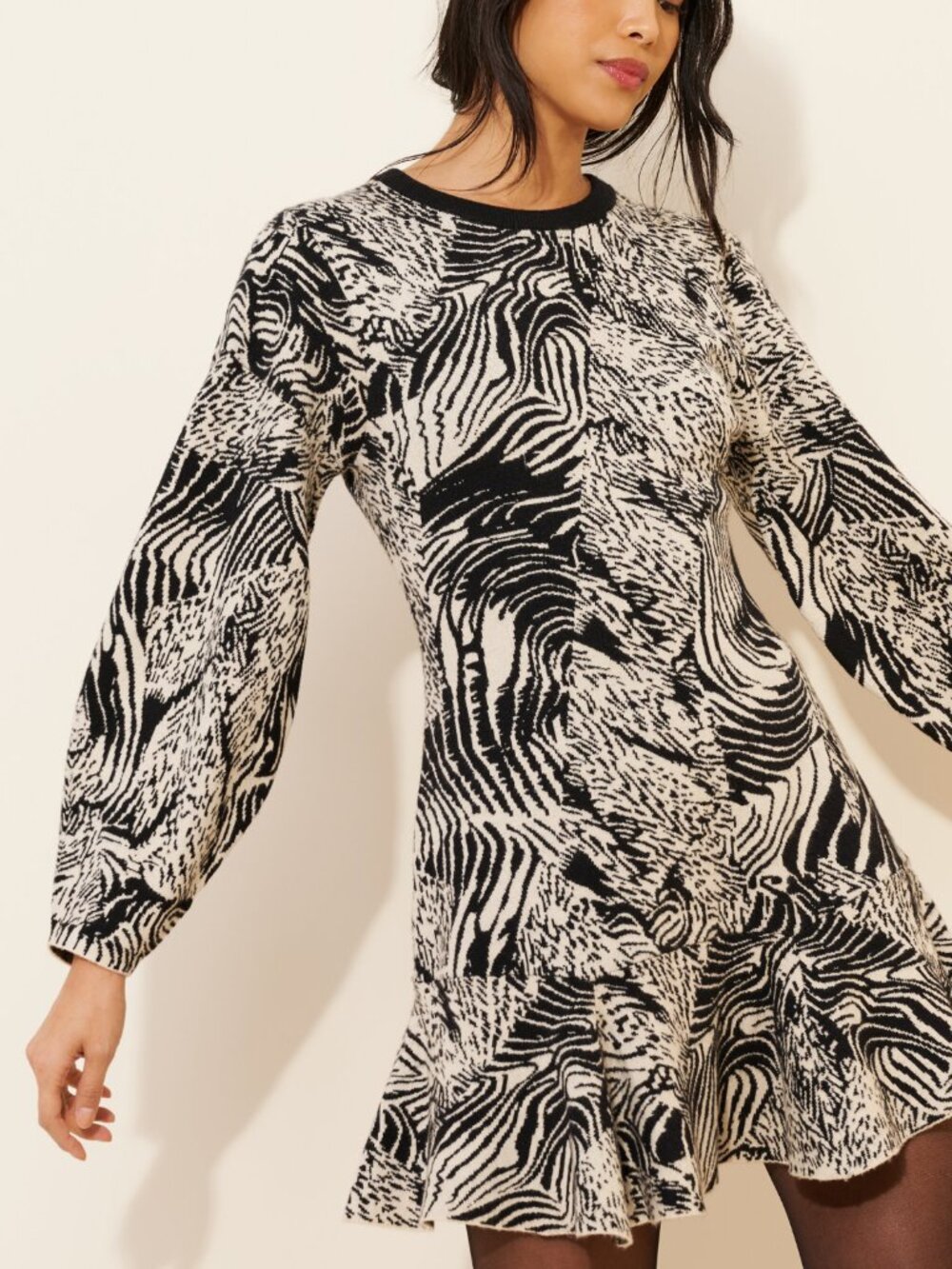 Slim Ruffle Knit Mini Dress - Picture 4 of 6